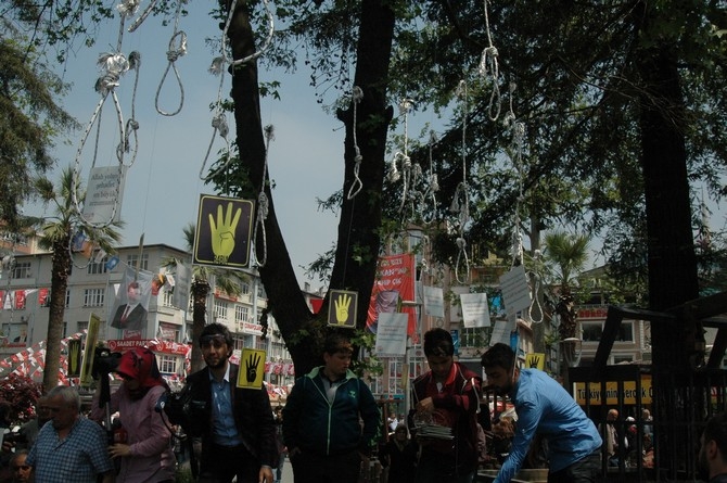 Rize ÜniAK Sisi'yi Temsili Dar Ağacına Astı ! 10