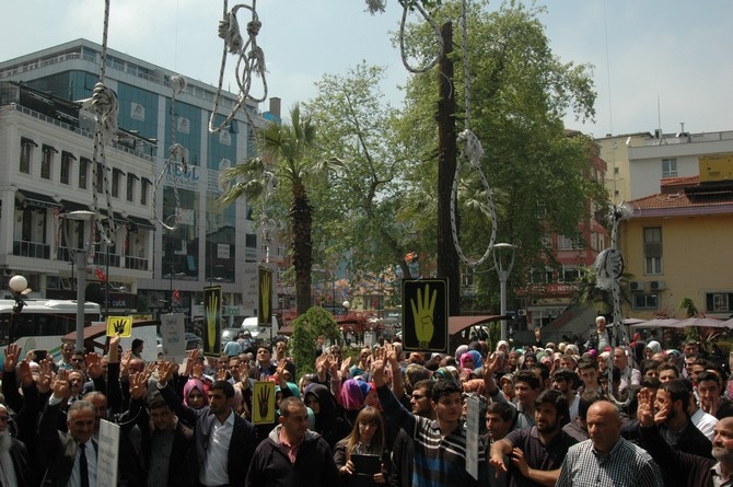 Rize ÜniAK Sisi'yi Temsili Dar Ağacına Astı ! 26