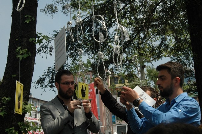 Rize ÜniAK Sisi'yi Temsili Dar Ağacına Astı ! 43