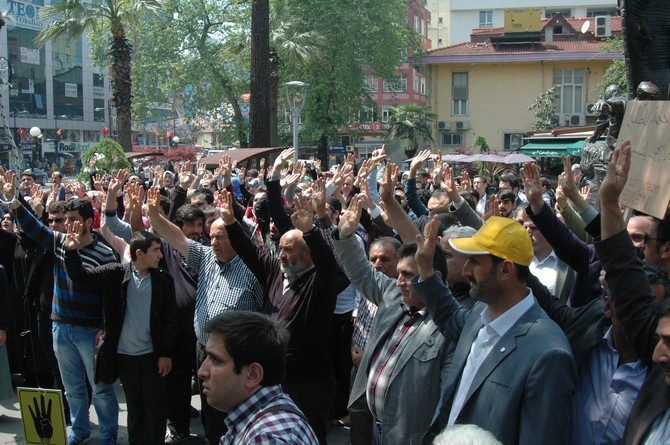 Rize ÜniAK Sisi'yi Temsili Dar Ağacına Astı ! 8