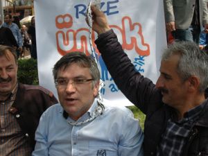 Rize ÜniAK Sisi'yi Temsili Dar Ağacına Astı !