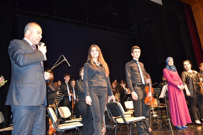 Rize Türk Telekom Güzel Sanatlar Lisesi’nden Muhteşem Yıl Sonu Konseri 44
