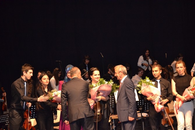 Rize Türk Telekom Güzel Sanatlar Lisesi’nden Muhteşem Yıl Sonu Konseri 51