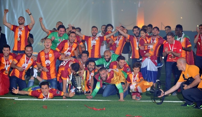 Galatasaray şampiyonluk kupasını aldı 13