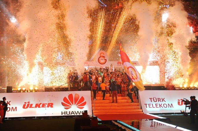 Galatasaray şampiyonluk kupasını aldı 17