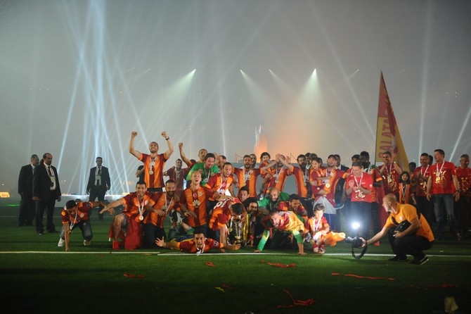 Galatasaray şampiyonluk kupasını aldı 25
