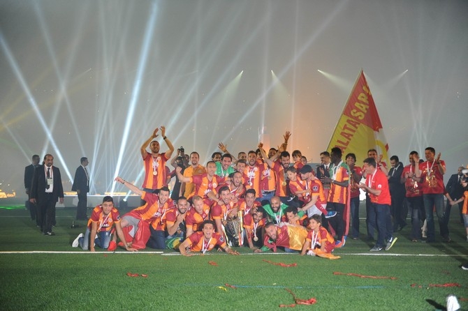 Galatasaray şampiyonluk kupasını aldı 26