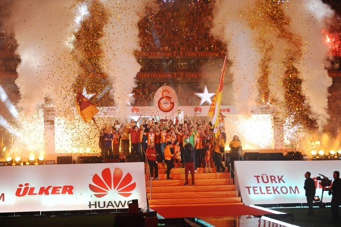 Galatasaray şampiyonluk kupasını aldı 28