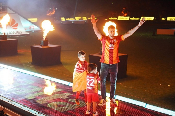Galatasaray şampiyonluk kupasını aldı 35