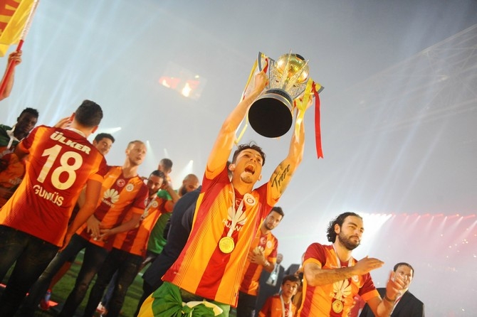 Galatasaray şampiyonluk kupasını aldı 40