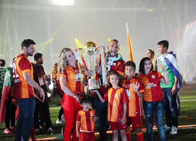 Galatasaray şampiyonluk kupasını aldı 51