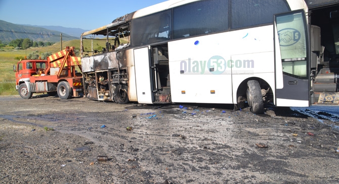 Rize Otobüsü Seyir Halinde Yandı 2