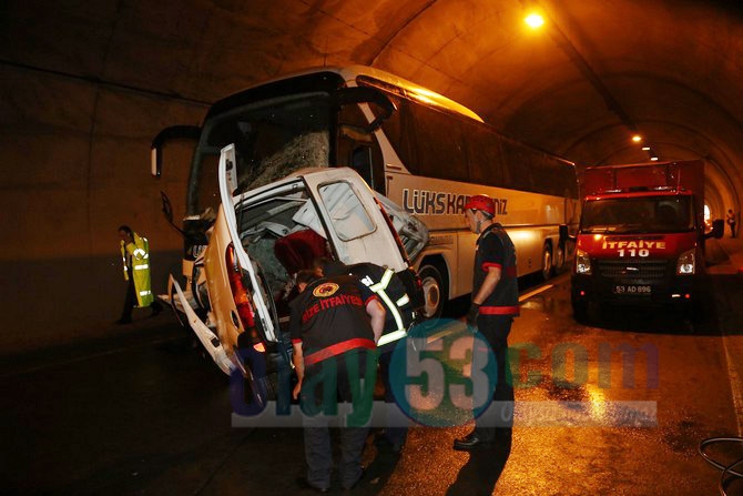 Rize’de Tünelde Korkunç Kaza 1 Ölü, 20 Yaralı 2
