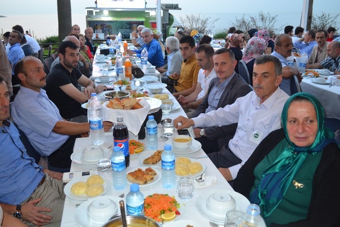 Ak Parti Rize'nin 15. Ahde Vefa İftarına Yoğun İlgi 14