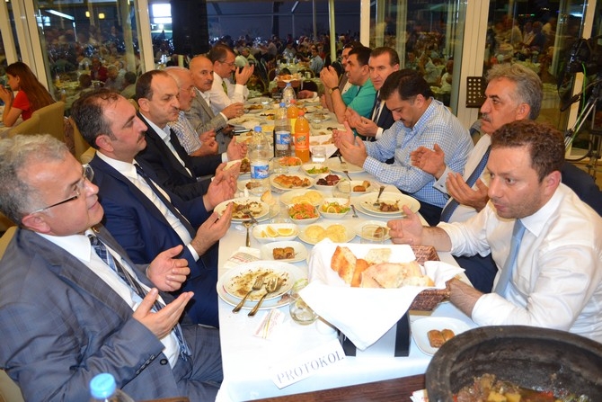 Ak Parti Rize'nin 15. Ahde Vefa İftarına Yoğun İlgi 25