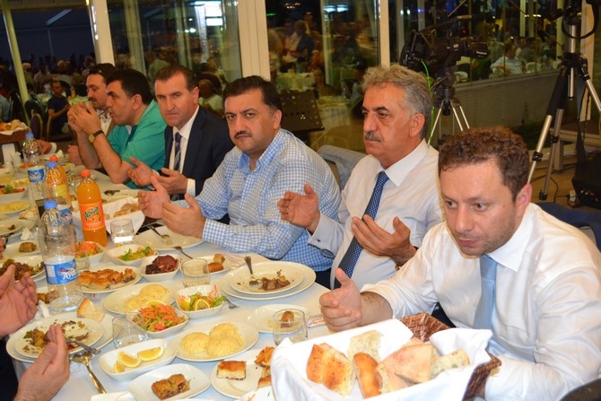 Ak Parti Rize'nin 15. Ahde Vefa İftarına Yoğun İlgi 26