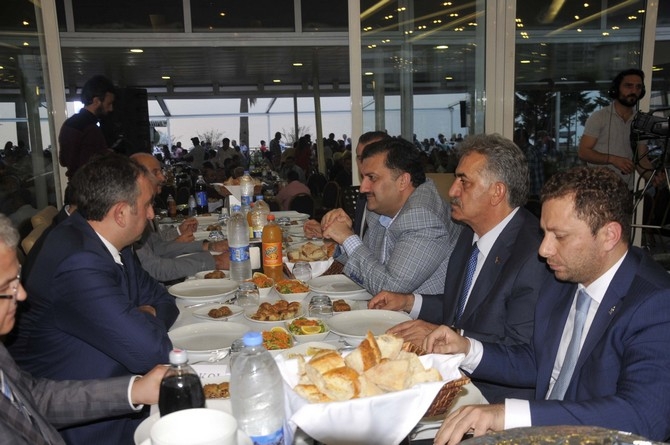 Ak Parti Rize'nin 15. Ahde Vefa İftarına Yoğun İlgi 30
