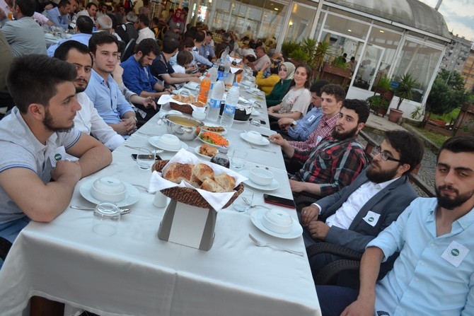 Ak Parti Rize'nin 15. Ahde Vefa İftarına Yoğun İlgi 7