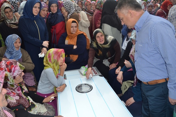 Ölümüyle Rize'yi Yasa Boğan Nurullah Köse'yi Binler Uğurladı 10