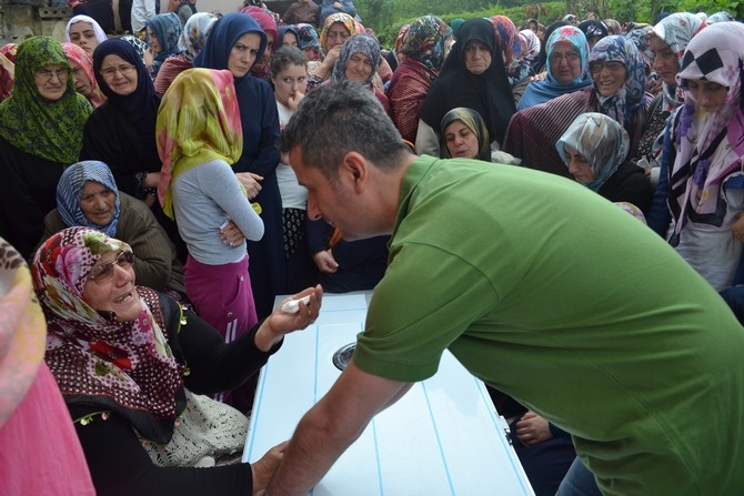 Ölümüyle Rize'yi Yasa Boğan Nurullah Köse'yi Binler Uğurladı 24