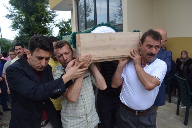 Ölümüyle Rize'yi Yasa Boğan Nurullah Köse'yi Binler Uğurladı 38