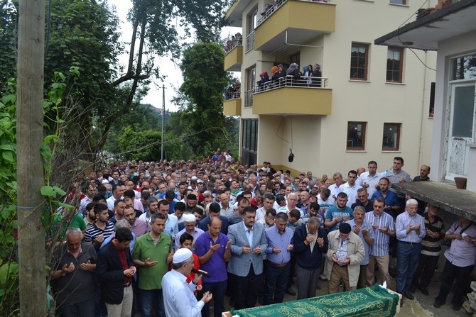 Ölümüyle Rize'yi Yasa Boğan Nurullah Köse'yi Binler Uğurladı 75