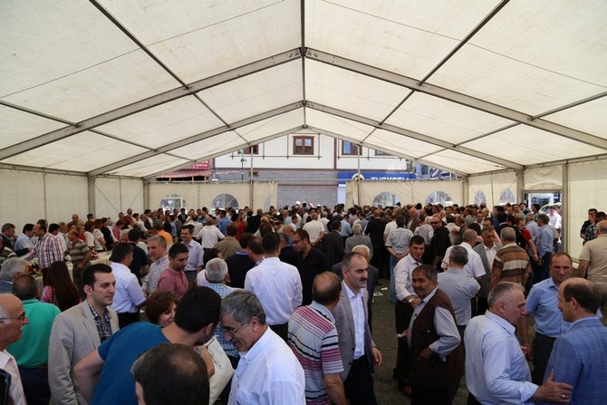 Rize'de Bayram Çadırında Bakan'lı Bayramlaşma 25