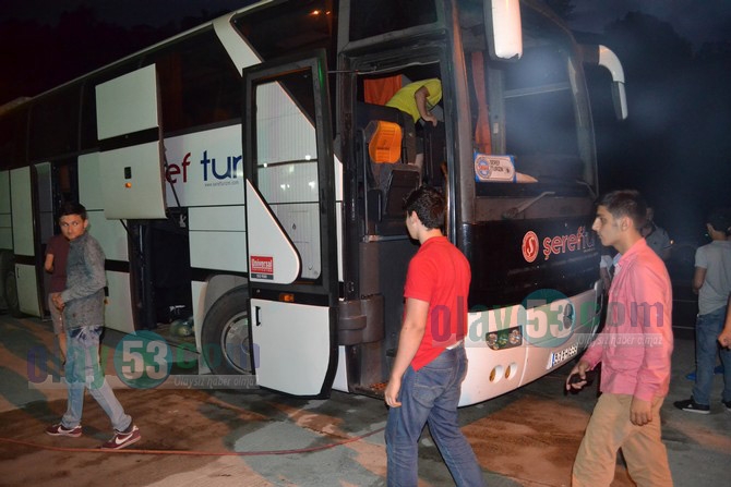 Teröristlerce Diyarbakır’da Yolu Kesilen Rize Ekibi Rize’ye Döndü 3