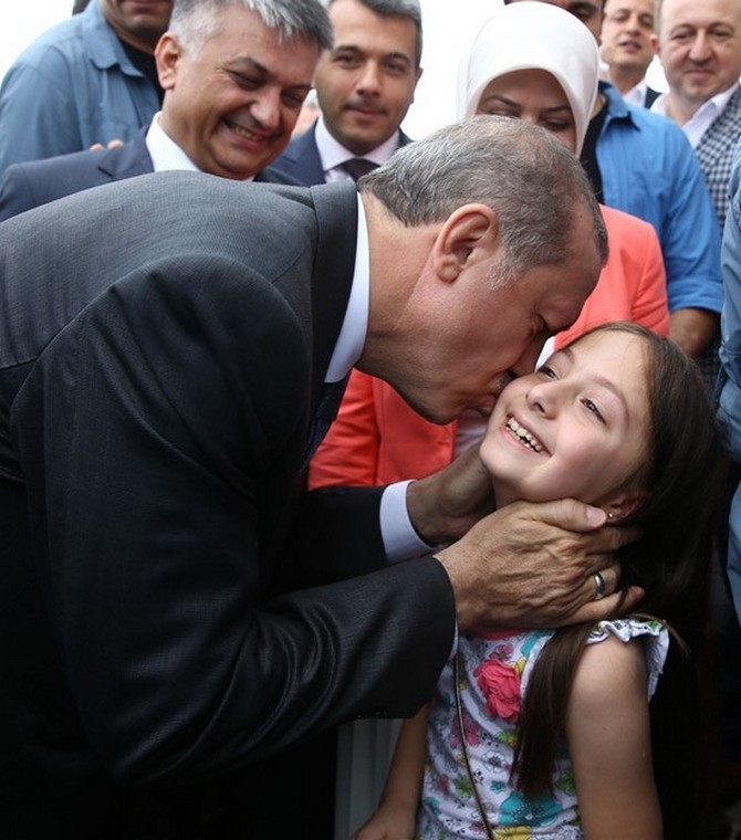 Erdoğan'ın Başına Keklik Kondu 1