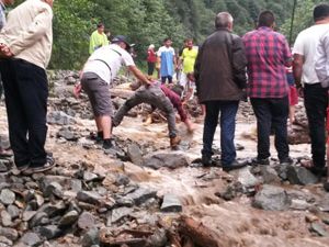 Çamlıhemşin Ayder yolu ulaşıma kapandı