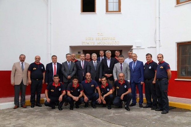 Bakan İpek, Rize’de Bayram Ziyaretinde 25