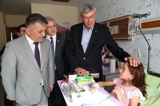 Bakan İpek, Rize’de Bayram Ziyaretinde 5