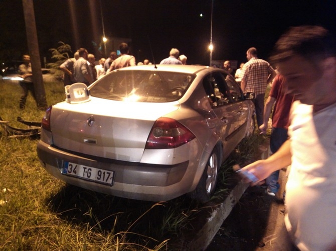 Rize'de 2 Otomobil Çarpıştı 4 Yaralı 3