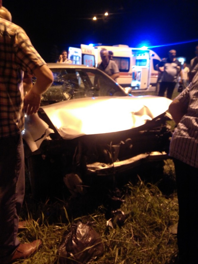 Rize'de 2 Otomobil Çarpıştı 4 Yaralı 4