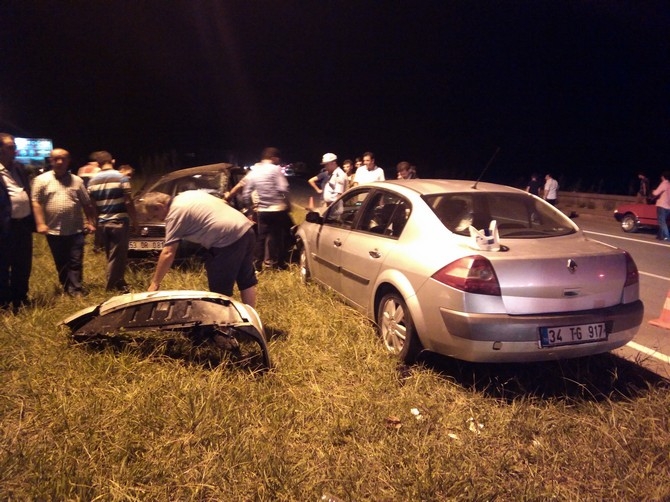 Rize'de 2 Otomobil Çarpıştı 4 Yaralı 9