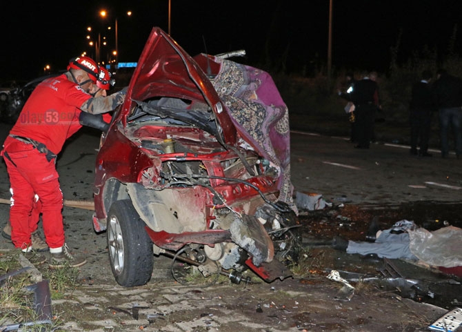 Rize'de Trafik Kazası: 2 Ölü, 5 Yaralı 3