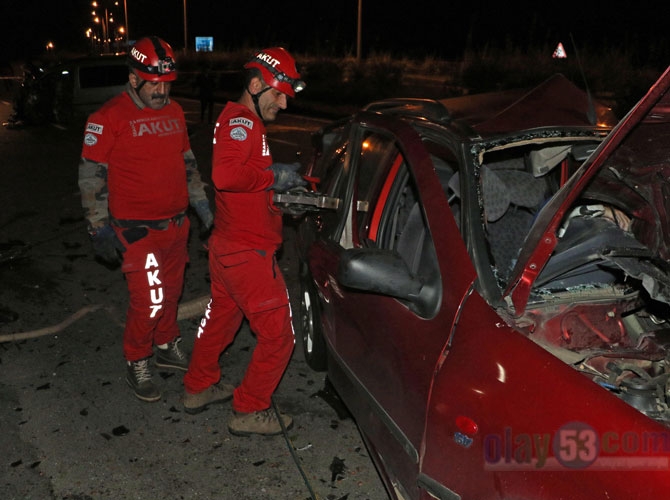Rize'de Trafik Kazası: 2 Ölü, 5 Yaralı 4