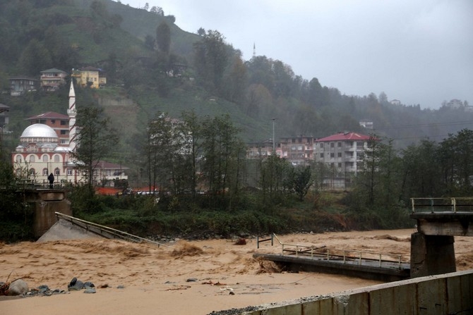 Rize'de Şiddetli Yağış 1