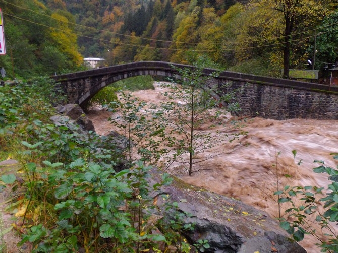 Rize'de Şiddetli Yağış 11