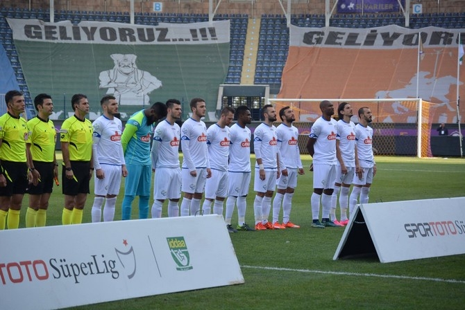 Osmanlıspor-Rizespor Maçı Fotoğrafları 1