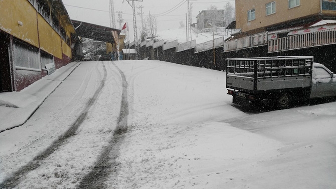 Rize'de Kar Yağışı Etkili Oluyor 4