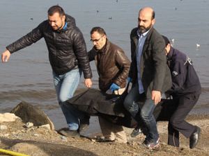 Rize'de deniz kenarında iki erkek cesedi bulundu
