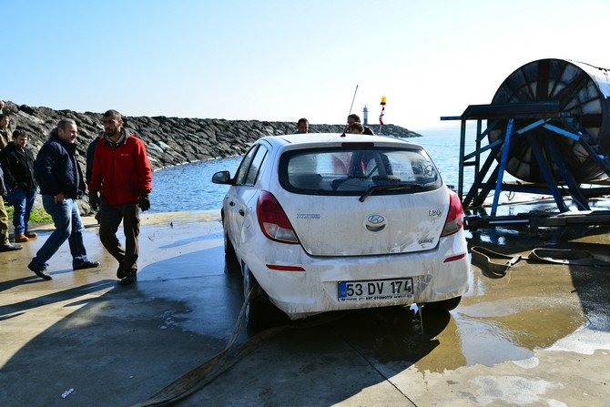 Rize Plakalı Araç Denize Düştü: 1 Ölü, 2 Yaralı 8