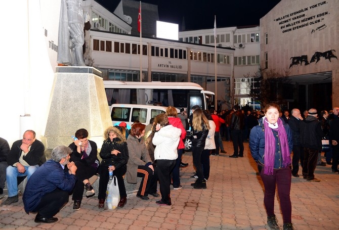 Cerattepe eylemcileri Artvin Valiliği önünde oturma eylemi başlattı 24