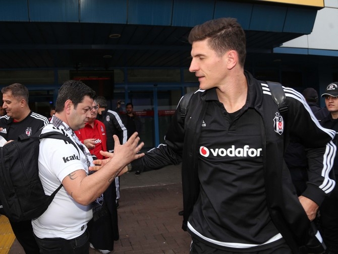 Beşiktaş'a Rize'de Coşkulu Karşılama 9