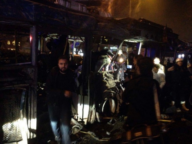 Ankara'da şiddetli patlama! 27 ölü, 75 yaralı 5