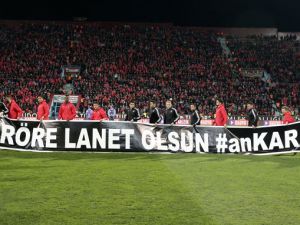 Trabzonspor - Beşiktaş Maçında "teröre lanet olsun #anKARA"