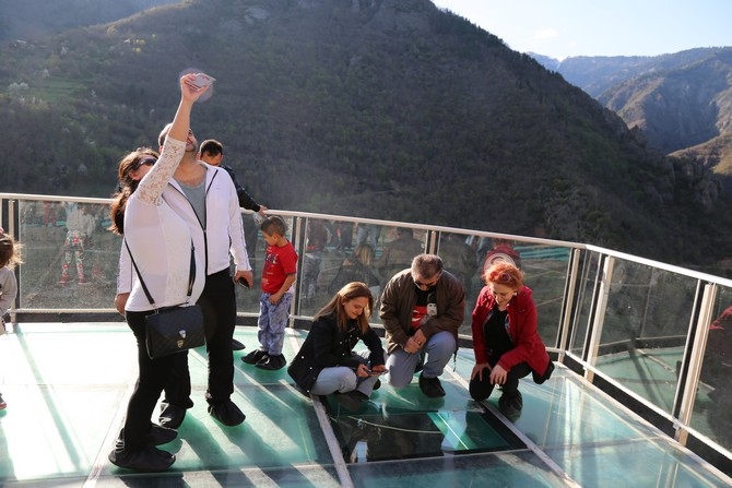 Türkiye'nin en yüksek cam seyir terasına ziyaretçi ilgisi 6
