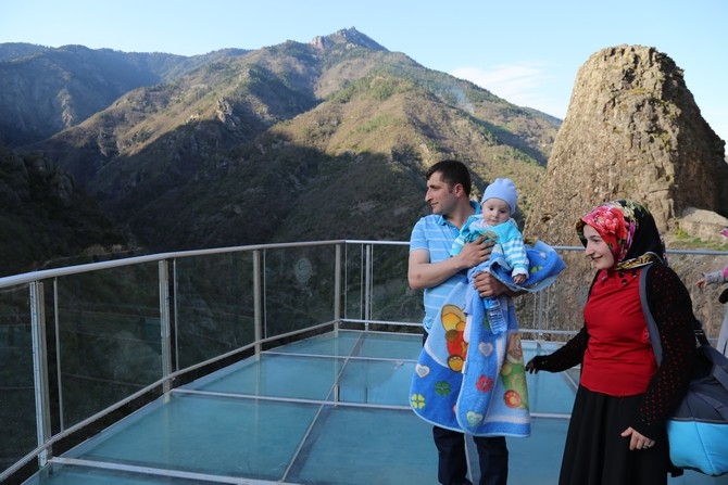 Türkiye'nin en yüksek cam seyir terasına ziyaretçi ilgisi 8