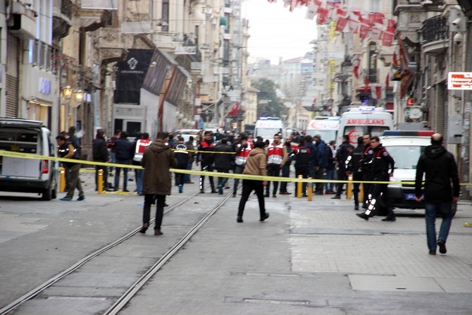 İstiklal Caddesi'nde patlama: 1'i canlı bomba 5 ölü 10